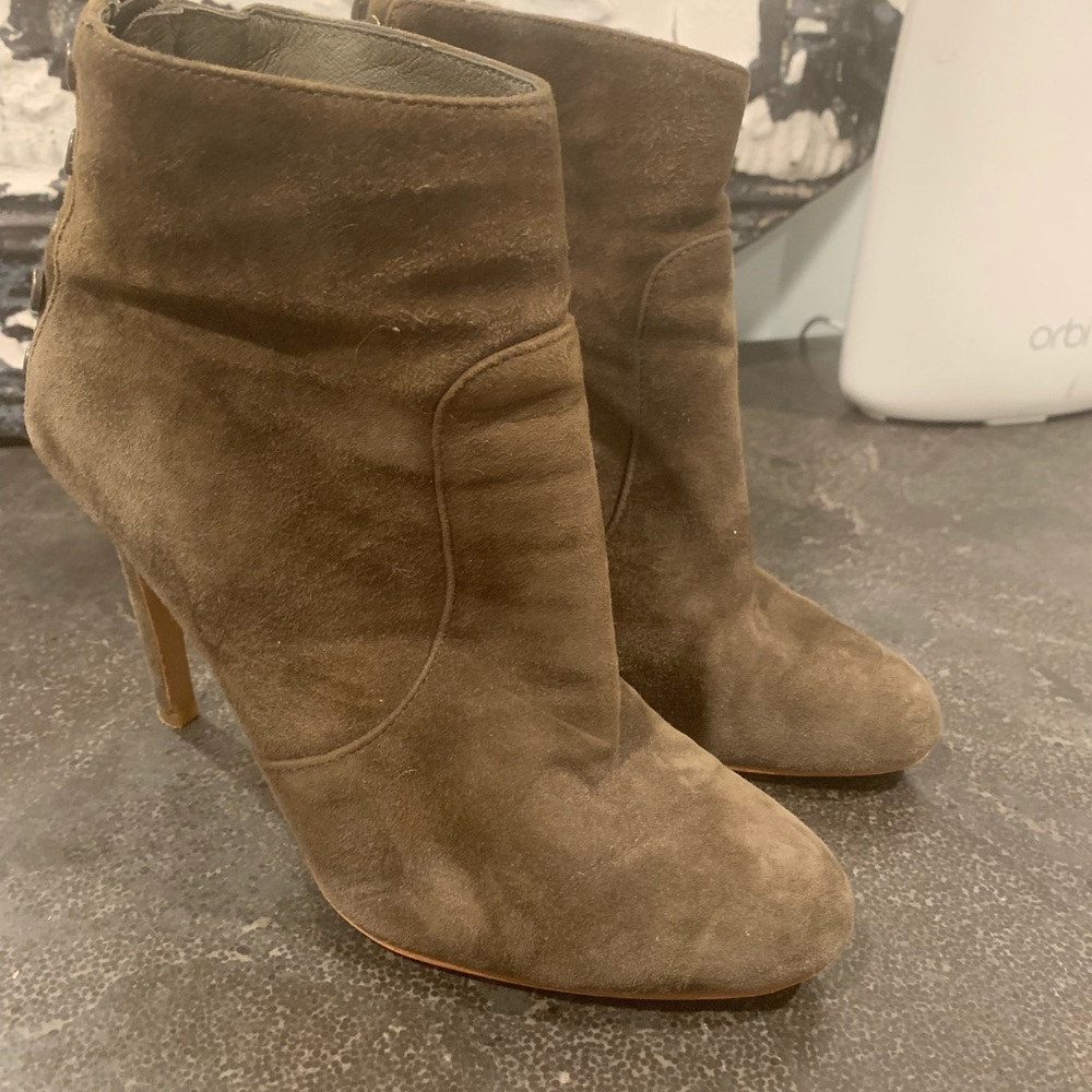 Vince Camuto Olive green booties